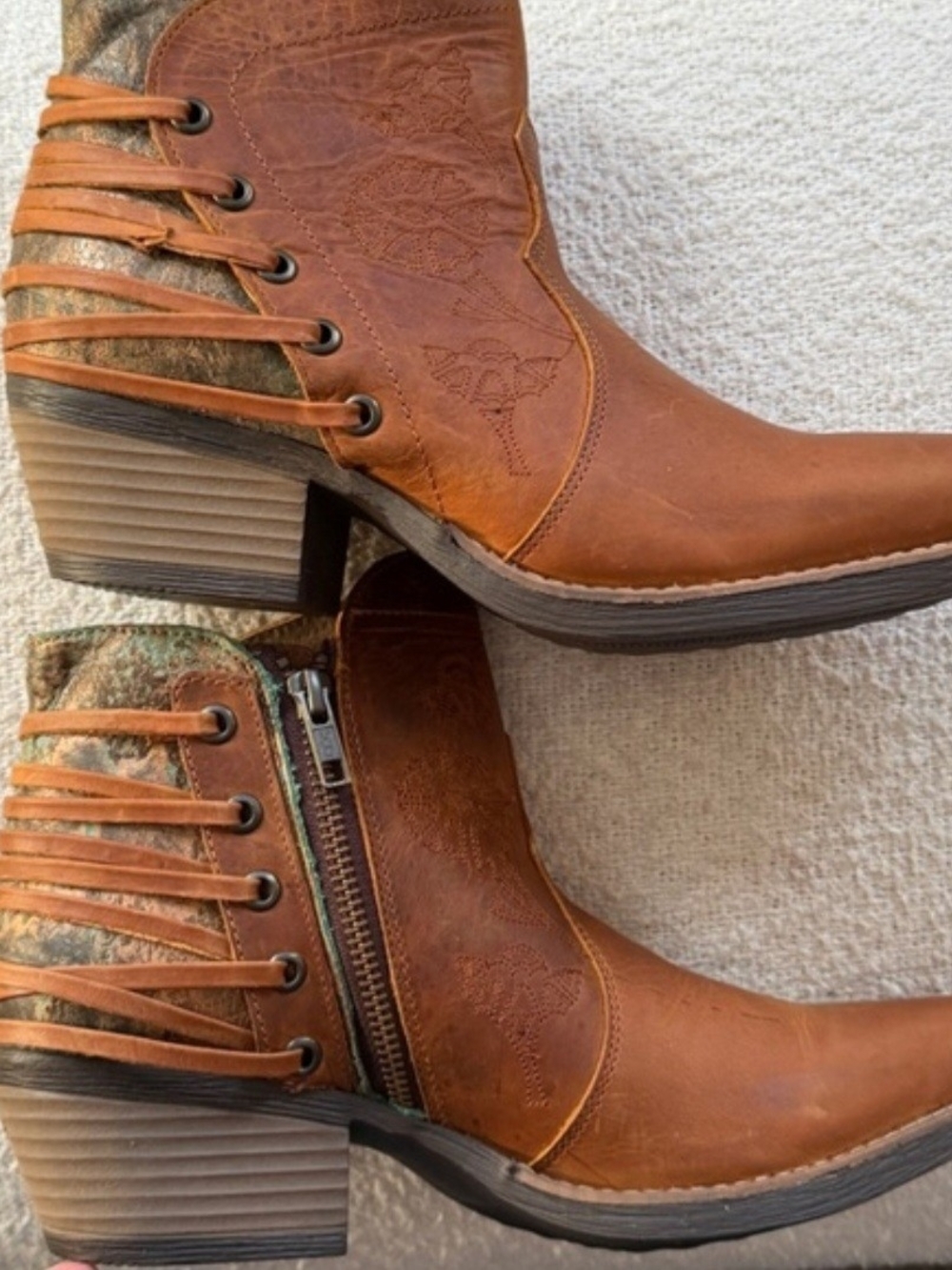 Sbicca Tan Brown Embroidered Western Ankle Booties